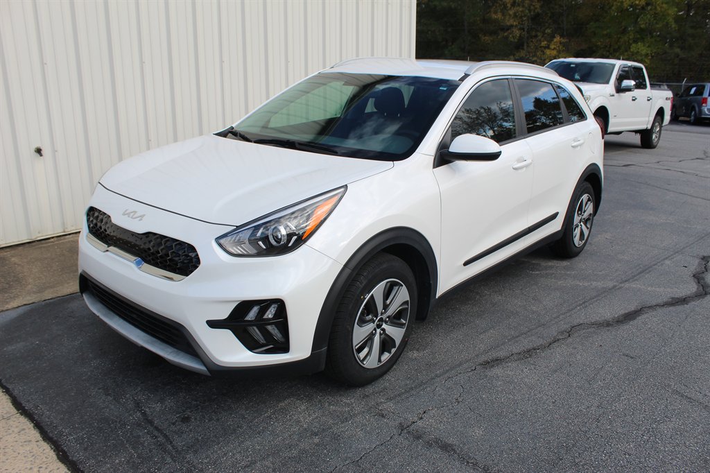 2022 Kia Niro LX